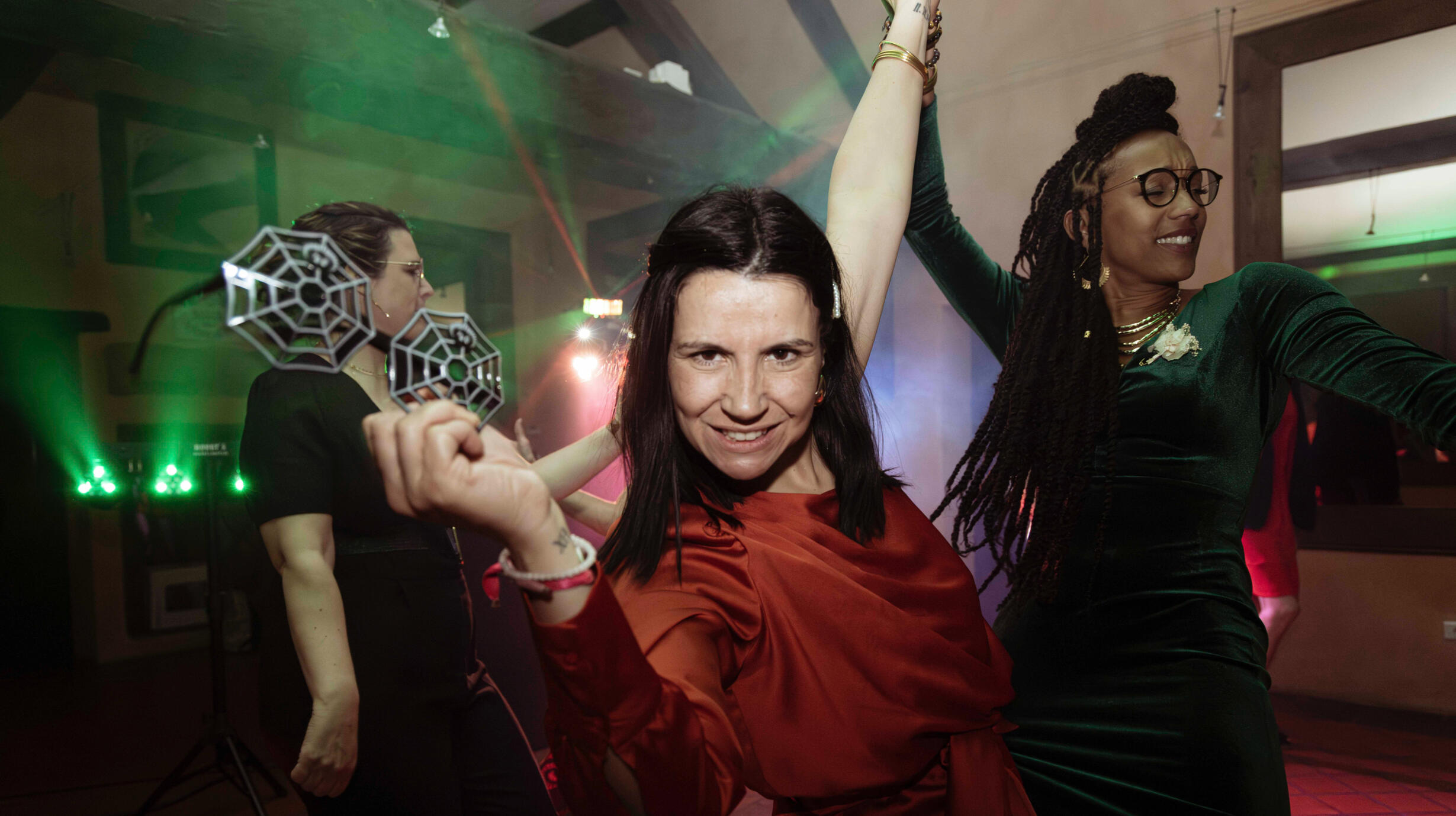 Dancing like nobody leaves tomorrow